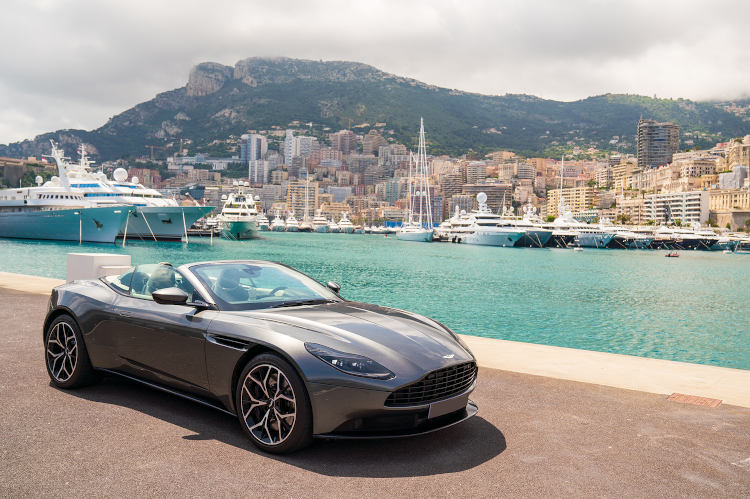 Aston Martin DB11 Volante