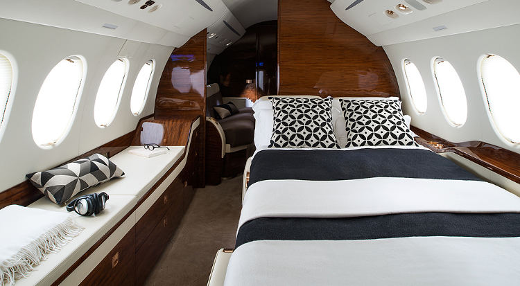 Falcon 7X cabin