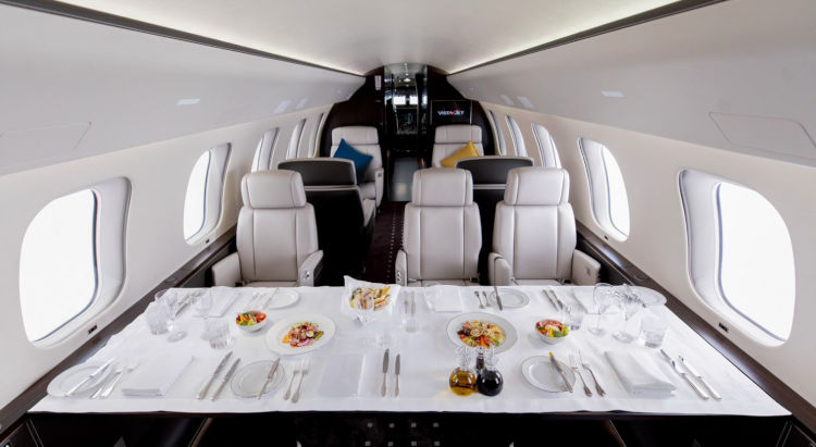 VistaJet dining Global 7500